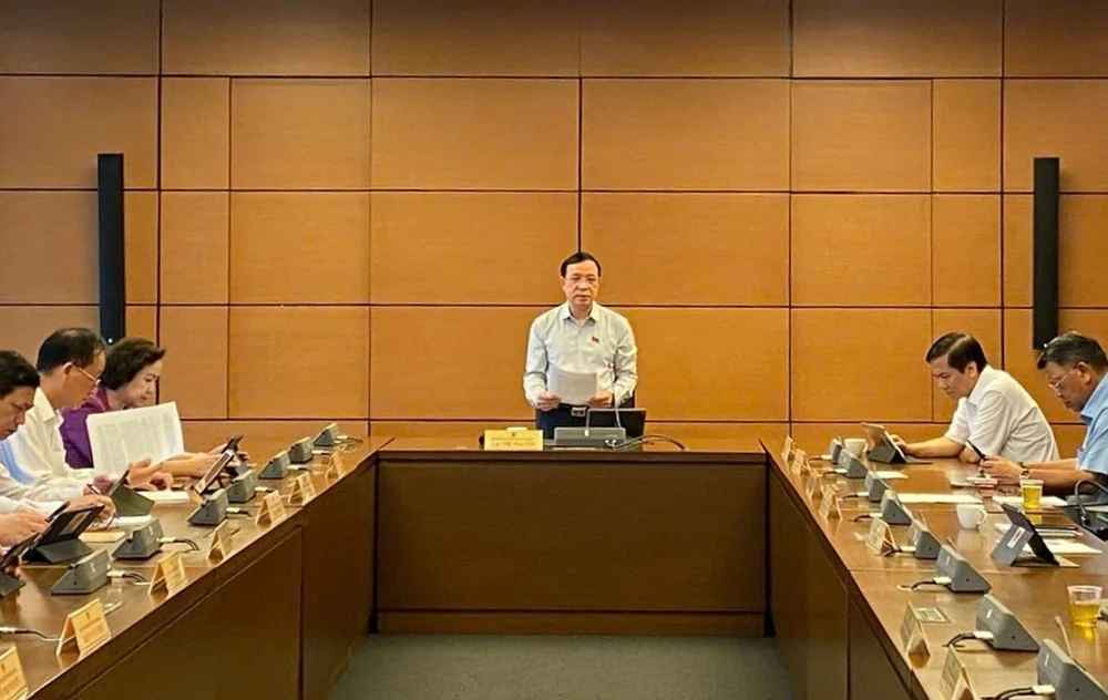 Ngày làm việc thứ nhất (đợt 2), Kỳ họp thứ 9, Quốc hội khóa XV: Đoàn ĐBQH tỉnh Thanh Hoá tham gia góp ý về việc sắp xếp đơn vị hành chính cấp tỉnh năm 2025; các dự án luật và dự thảo nghị quyết