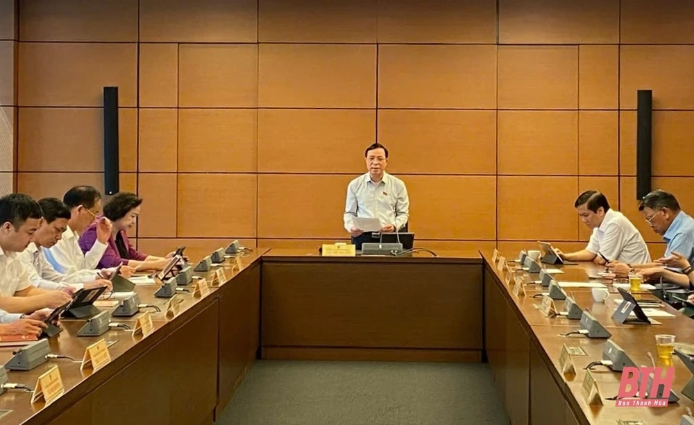 Ngày làm việc thứ nhất (đợt 2), Kỳ họp thứ 9, Quốc hội khóa XV: Đoàn ĐBQH tỉnh Thanh Hoá tham gia góp ý về việc sắp xếp đơn vị hành chính cấp tỉnh năm 2025; các dự án luật và dự thảo nghị quyết