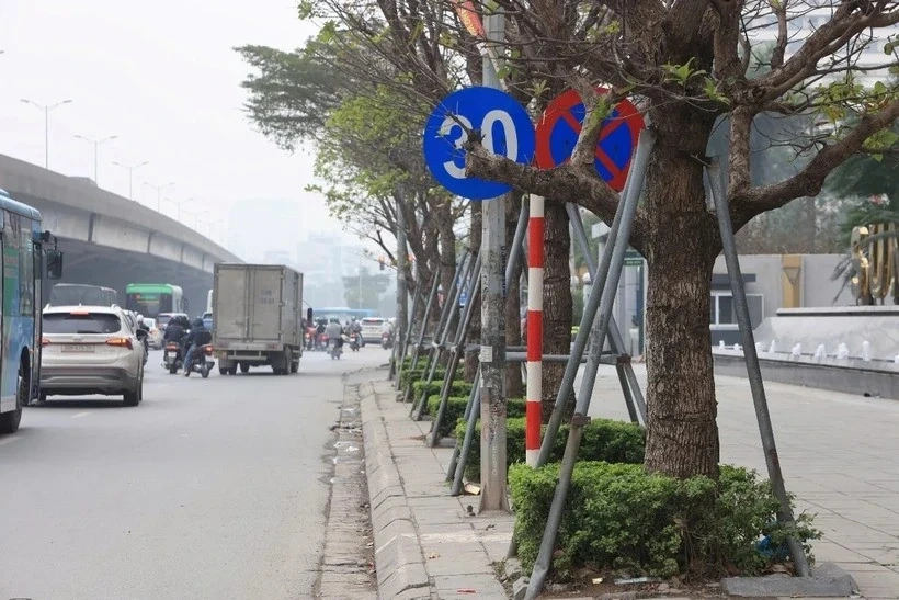 Sẽ tiếp tục xử lý các biển báo đường bộ còn tồn tại, hạn chế về thông tin