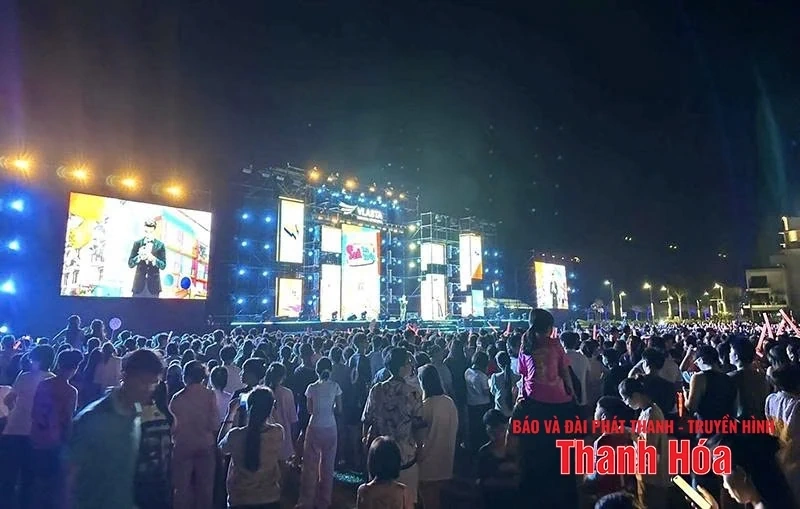 Bứt tốc trên “đường đua” đón khách mùa cao điểm