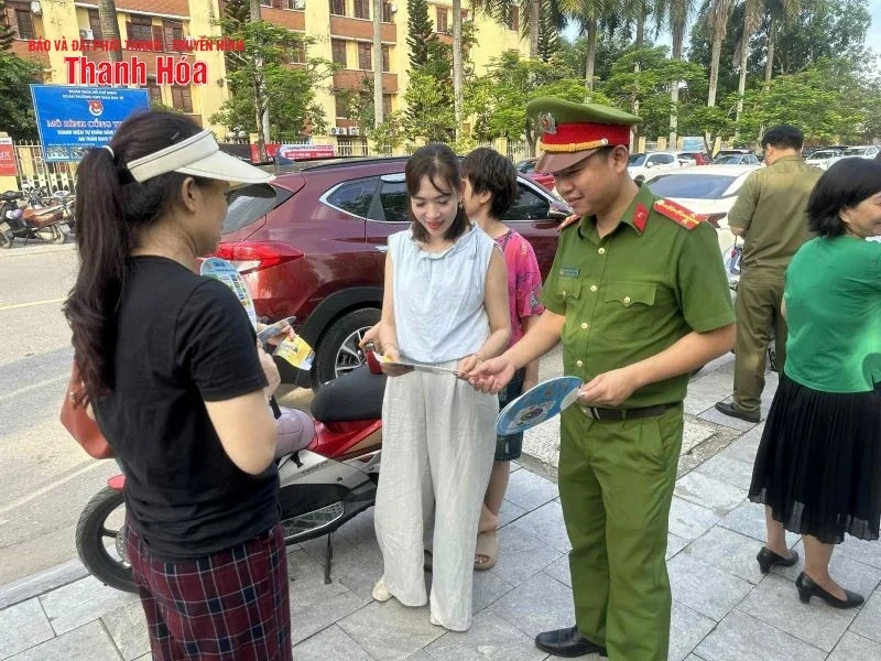 Đoàn Thanh niên Công an tỉnh ra quân “Tiếp sức mùa thi”