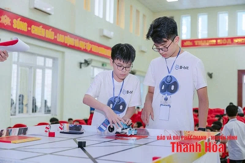 Sôi động các lớp học công nghệ dành cho học sinh