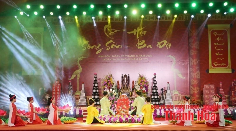 “Tiếp lửa” cho văn nghệ dân gian trong lễ hội truyền thống