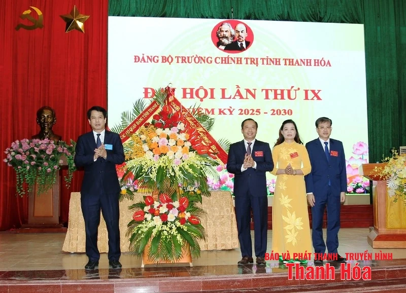 Nâng cao năng lực lãnh đạo và sức chiến đấu của Đảng bộ, phấn đấu trở thành trường kiểu mẫu trước năm 2030