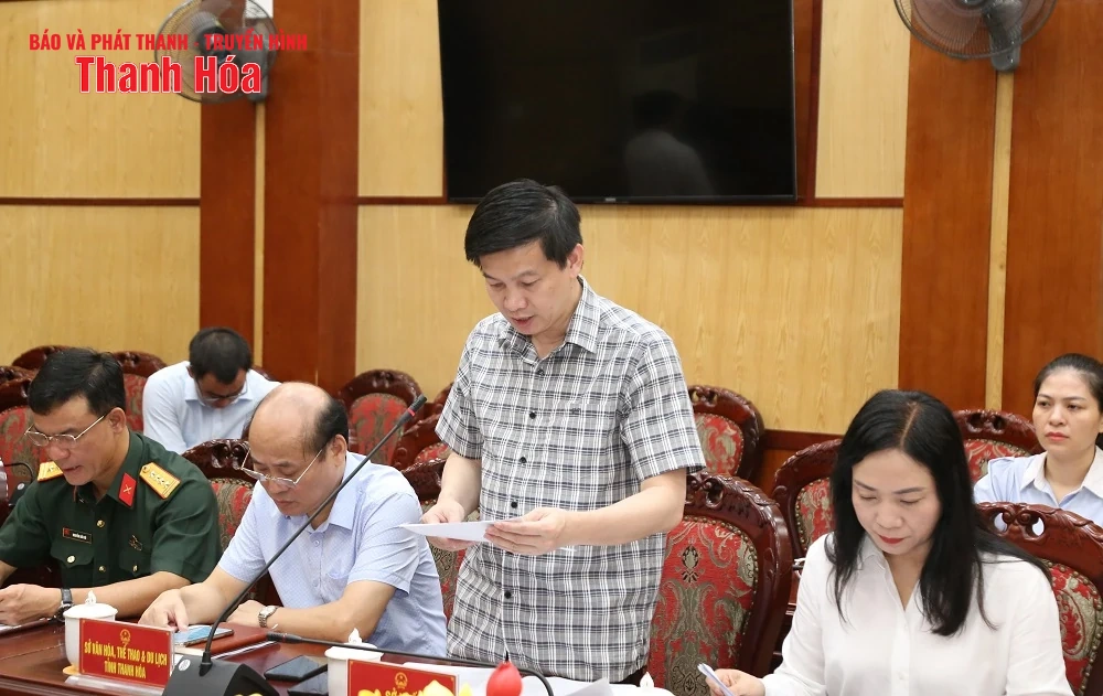 Thảo luận, cho ý kiến vào một số tờ trình về việc ban hành nghị quyết thực hiện mục tiêu phát triển kinh tế - xã hội