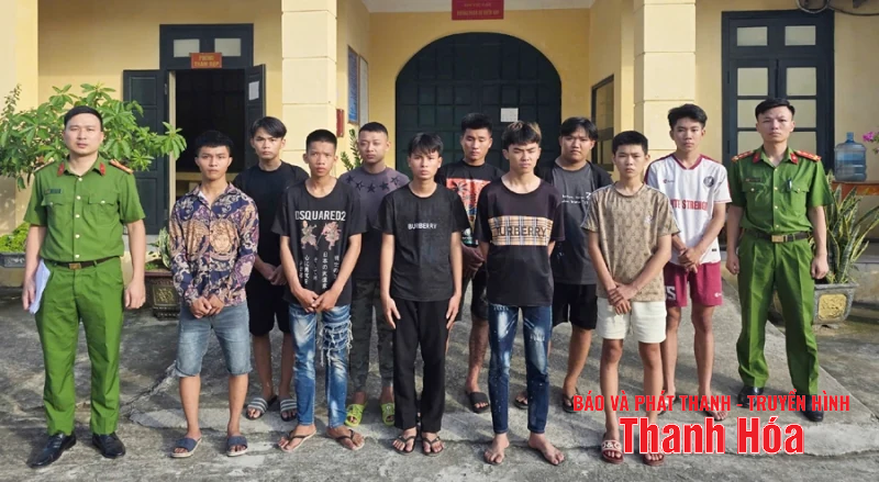 Tạm giữ hình sự 10 đối tượng gây rối trật tự công cộng