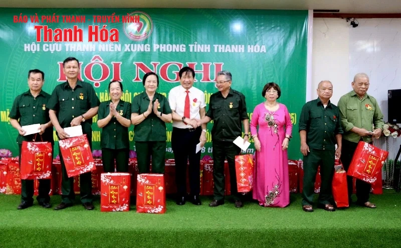 Dâng hương tri ân và gặp mặt cựu TNXP khó khăn