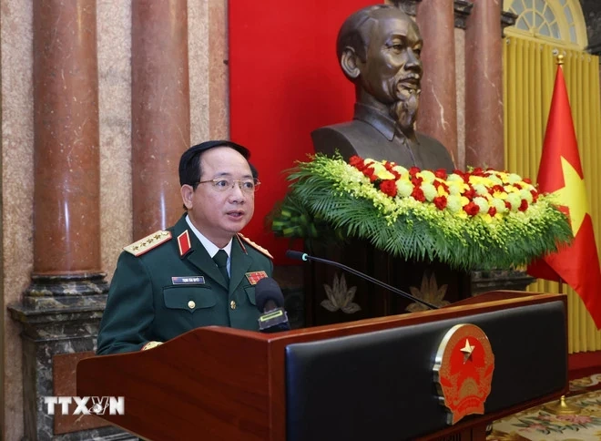 Chủ tịch nước trao quyết định thăng quân hàm cho sỹ quan Quân đội, Công an