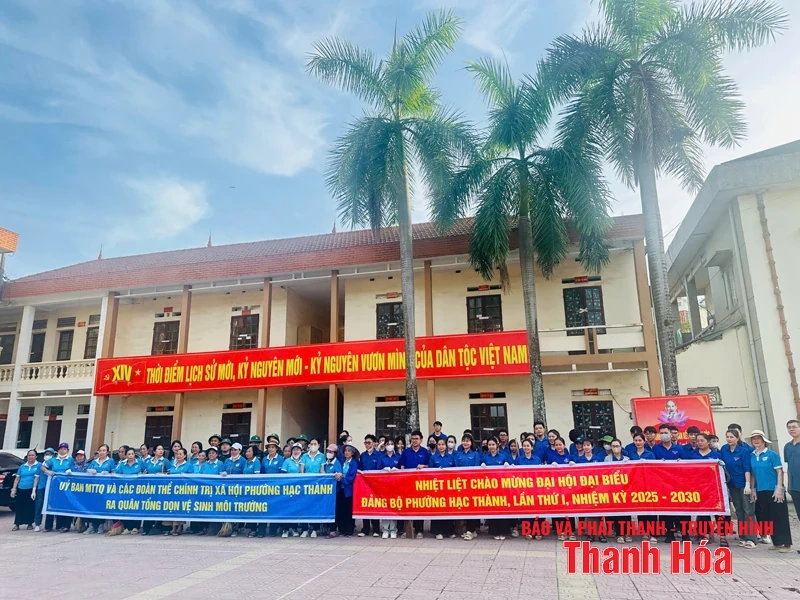 Ra quân vệ sinh môi trường khu vực Nhà bia tưởng niệm liệt sĩ