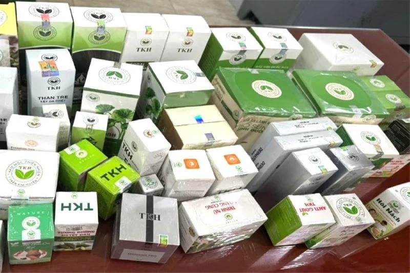 Hàng giả “bủa vây”, ai bảo vệ người tiêu dùng? (Bài 1): Khi người bệnh đặt nhầm niềm tin vào thuốc giả