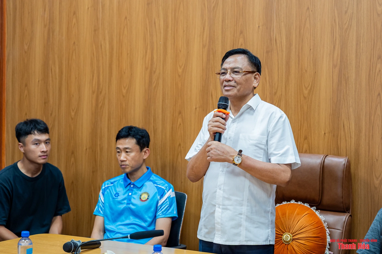 CLB Đông Á Thanh Hóa chính thức ra mắt HLV trưởng Choi Won Kwon