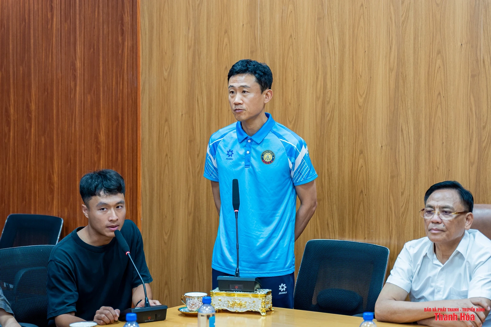 CLB Đông Á Thanh Hóa chính thức ra mắt HLV trưởng Choi Won Kwon