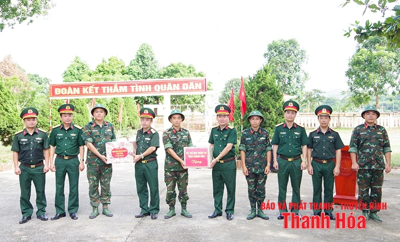 Đẩy mạnh thi đua chào mừng Đại hội Đảng các cấp