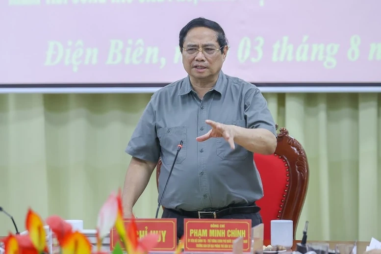 Thủ tướng: Làm mọi cách nhanh nhất có thể ổn định đời sống người dân vùng lũ