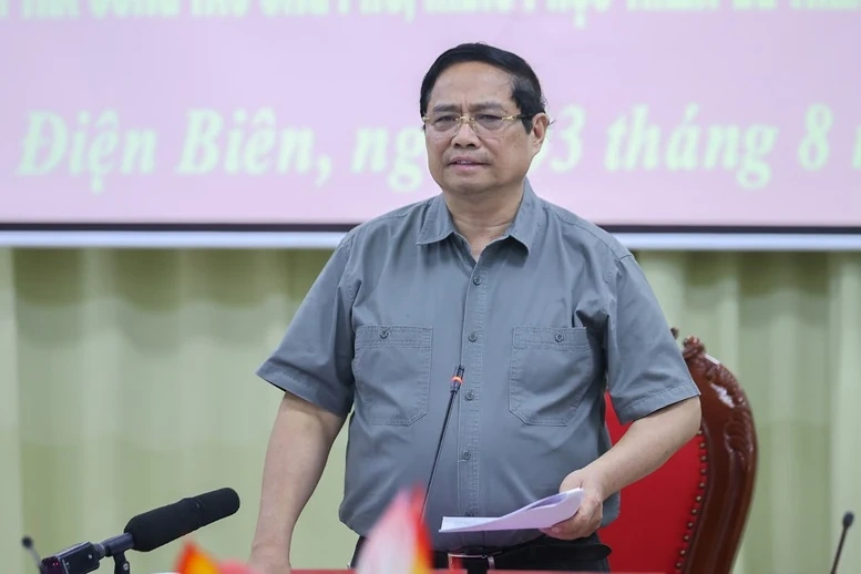 Thủ tướng: Làm mọi cách nhanh nhất có thể ổn định đời sống người dân vùng lũ