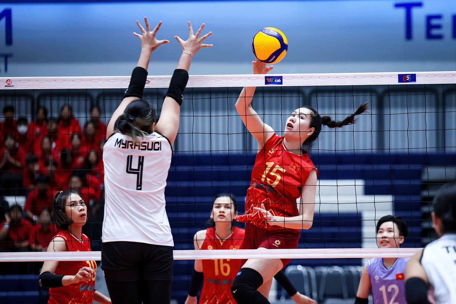 Bóng chuyền nữ Việt Nam thăng hạng thế giới