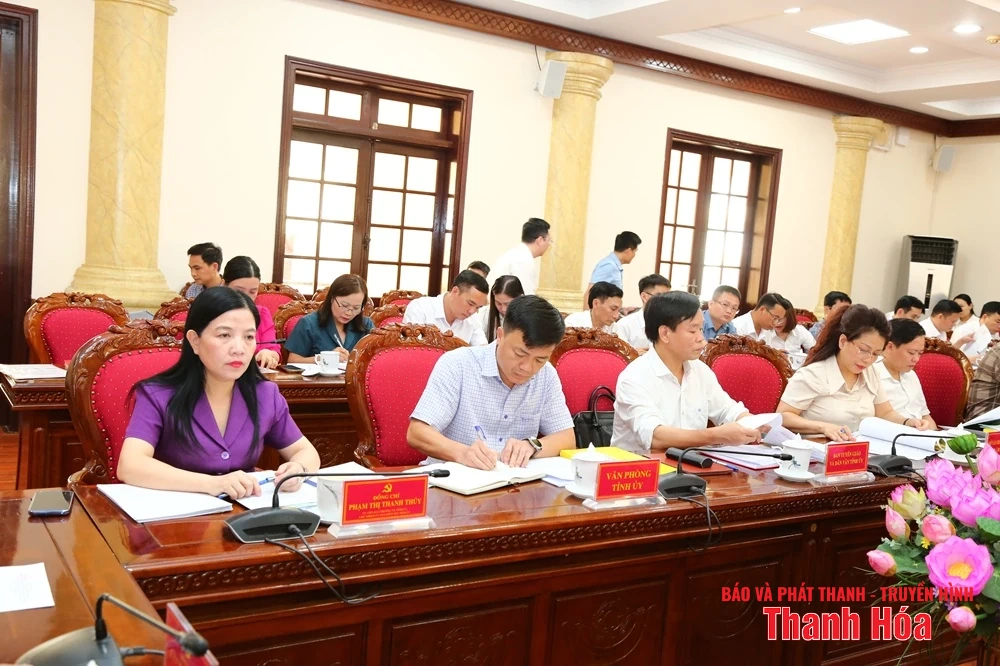 Phó Bí thư Thường trực Tỉnh ủy Lại Thế Nguyên chủ trì hội nghị cho ý kiến về công tác chuẩn bị Đại hội Đảng bộ 12 xã