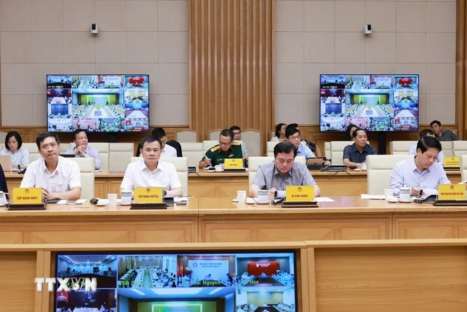 Thủ tướng: Phát triển công nghiệp bán dẫn phải nghĩ sâu, làm lớn, nhìn xa, trông rộng