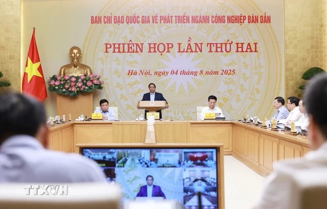 Thủ tướng: Phát triển công nghiệp bán dẫn phải nghĩ sâu, làm lớn, nhìn xa, trông rộng