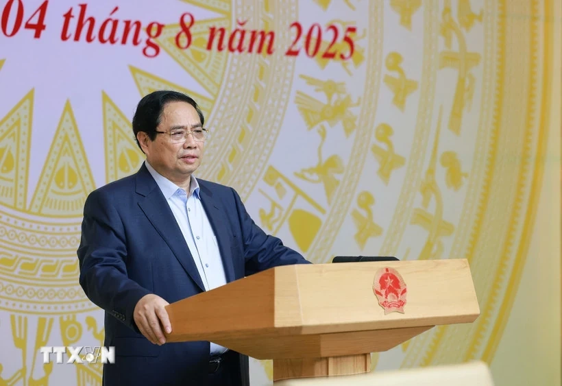 Thủ tướng: Phát triển công nghiệp bán dẫn phải nghĩ sâu, làm lớn, nhìn xa, trông rộng