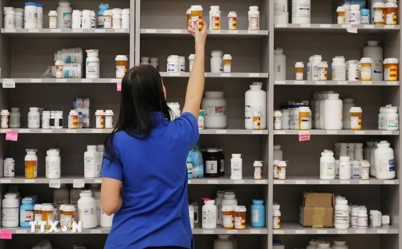 Tổng thống Trump thông báo kế hoạch áp thuế dược phẩm và chất bán dẫn