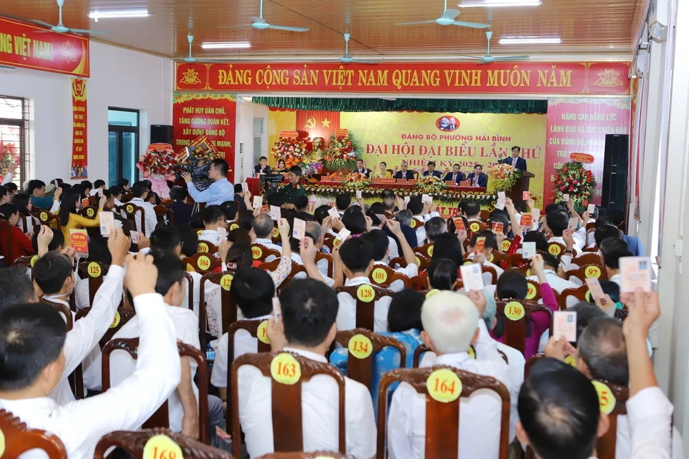 Bí thư Tỉnh ủy Nguyễn Doãn Anh: Xây dựng Hải Bình sớm trở thành trung tâm công nghiệp, đô thị hiện đại và du lịch biển đảo trọng điểm của tỉnh