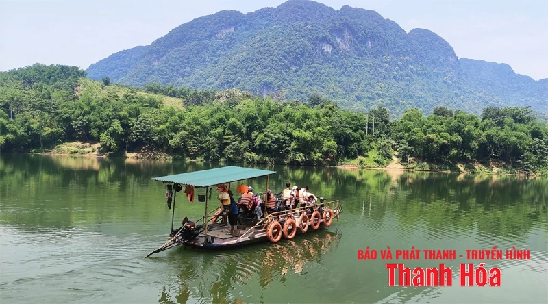 Vượt Mã giang đi tìm chữ