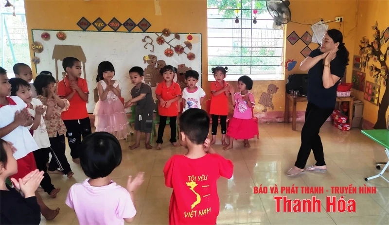 Vượt Mã giang đi tìm chữ