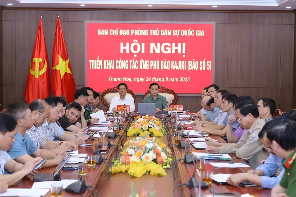 Thủ tướng Chính phủ Phạm Minh Chính chủ trì triển khai công tác ứng phó bão Kajiki