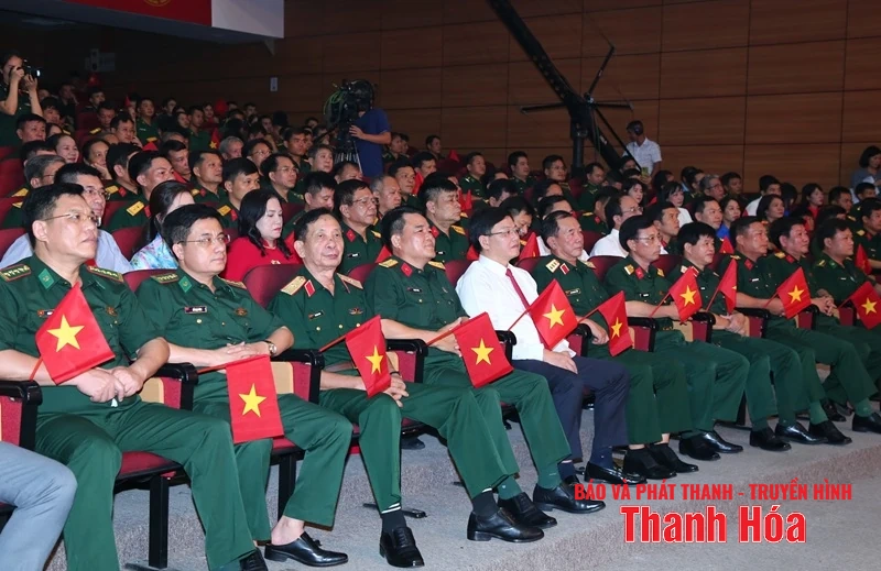 Giao lưu Lực lượng vũ trang Thanh Hóa “Tự hào truyền thống, viết tiếp chiến công”