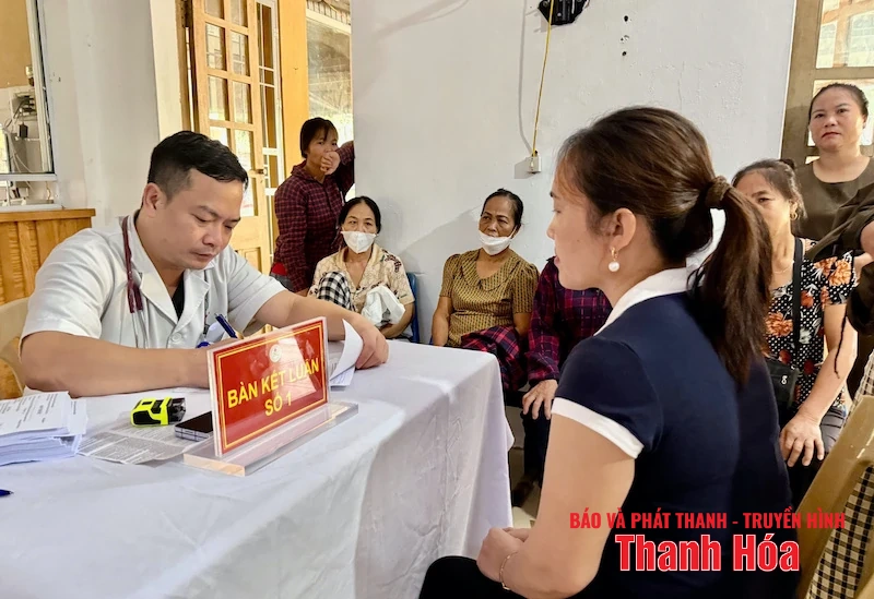 Bệnh viện Ung bướu Thanh Hoá tổ chức khám sàng lọc, tầm soát ung miễn phí cho đối tượng nguy cơ cao tại xã Bá Thước năm 2025