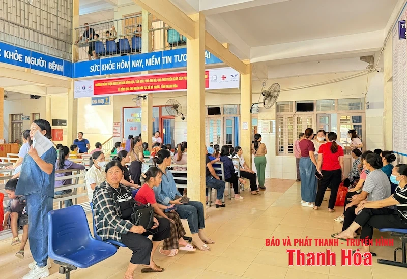 Bệnh viện Ung bướu Thanh Hoá tổ chức khám sàng lọc, tầm soát ung miễn phí cho đối tượng nguy cơ cao tại xã Bá Thước năm 2025