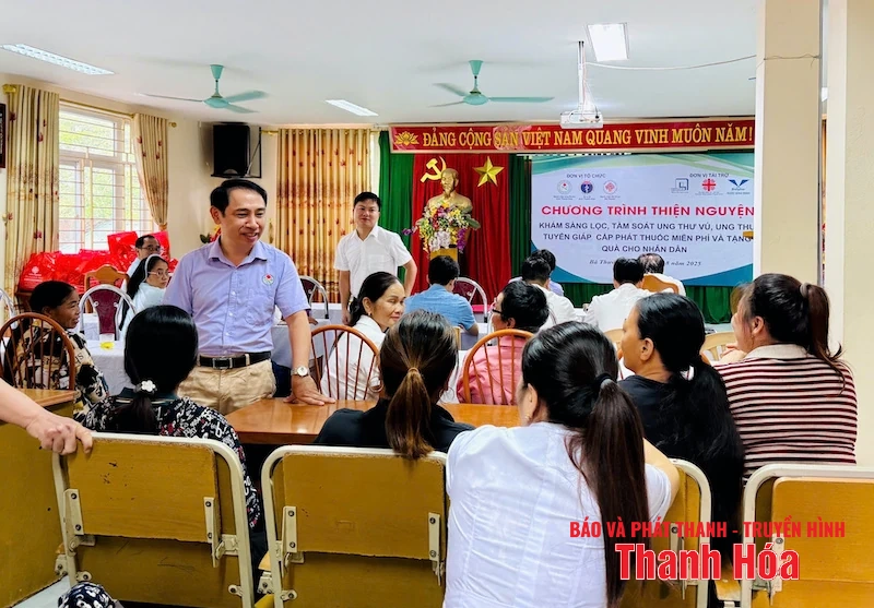 Bệnh viện Ung bướu Thanh Hoá tổ chức khám sàng lọc, tầm soát ung miễn phí cho đối tượng nguy cơ cao tại xã Bá Thước năm 2025