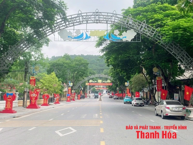 Nâng cao chất lượng công tác tuyên truyền cổ động trực quan chào mừng Đại hội Đảng các cấp