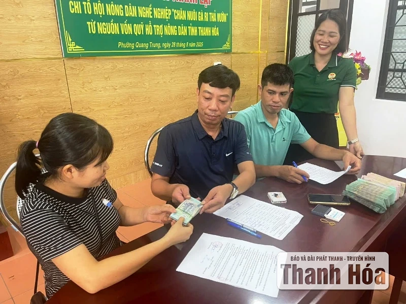 Ra mắt Chi Hội nông dân nghề nghiệp và giải ngân nguồn Quỹ Hỗ trợ nông dân