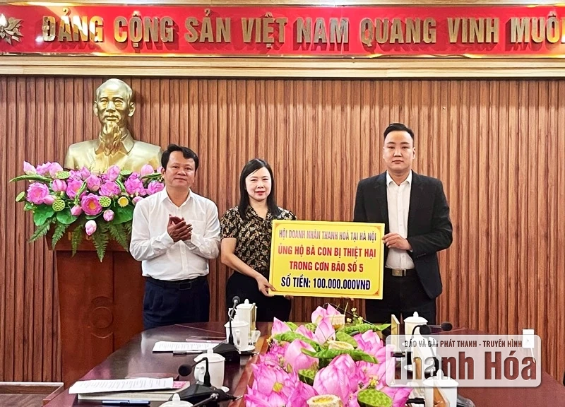 Tiếp nhận ủng hộ người dân bị thiệt hại do cơn bão số 5