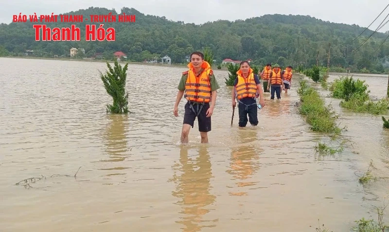 170 hộ dân thôn Tiên Nông, xã Định Hoà bị nước lũ chia cắt
