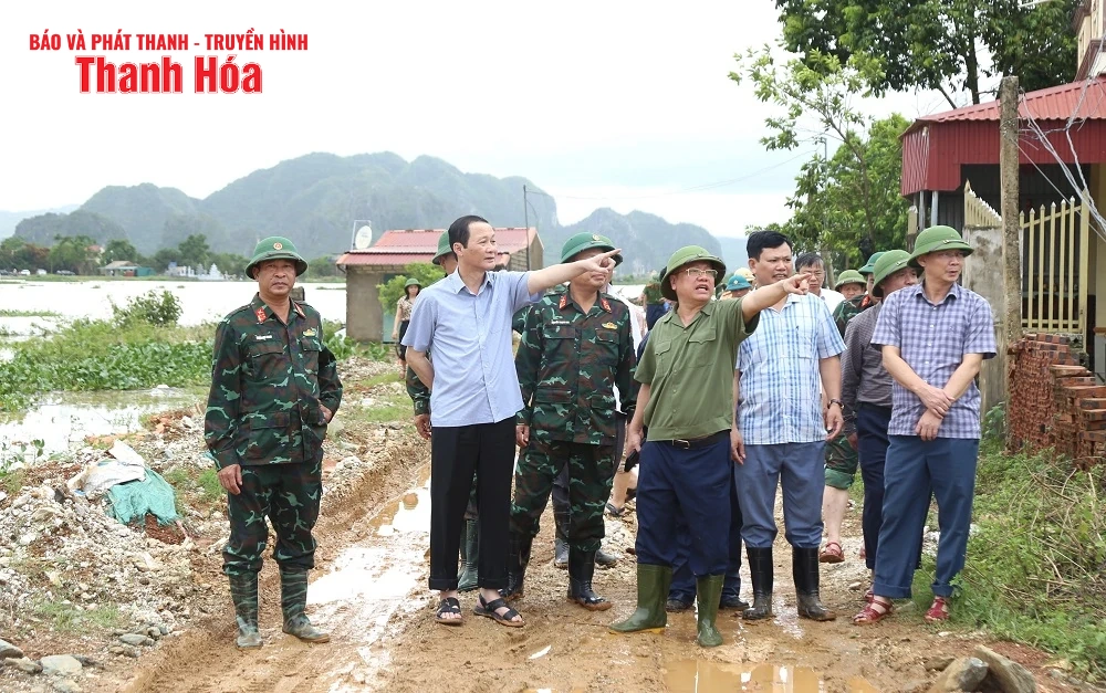 Chủ tịch UBND tỉnh Đỗ Minh Tuấn kiểm tra, chỉ đạo khắc phục sự cố đê tại xã Hà Long