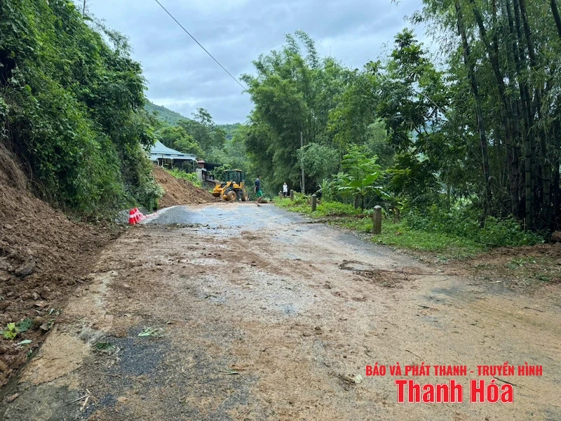 Thông tuyến đường 521C, 521B đoạn qua xã Pù Luông