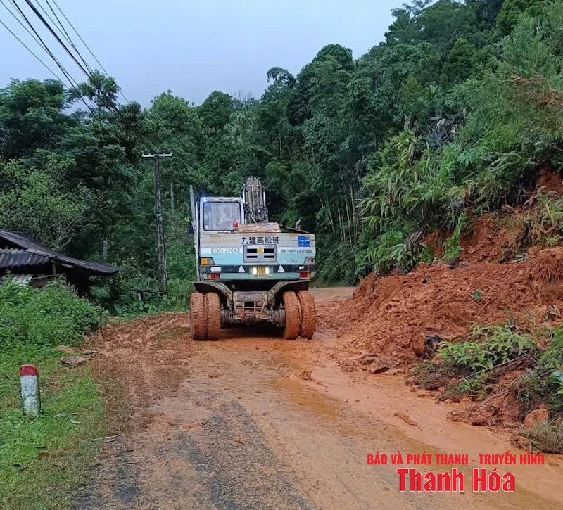 Thông tuyến đường 521C, 521B đoạn qua xã Pù Luông