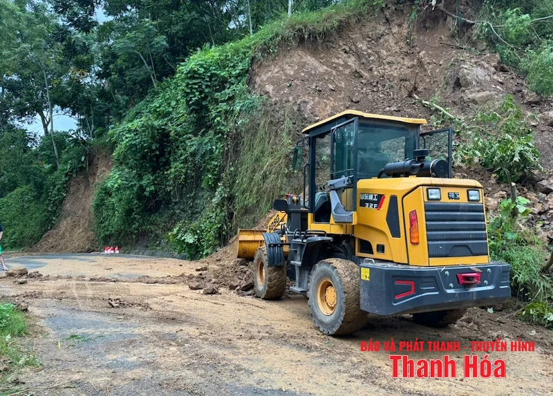 Thông tuyến đường 521C, 521B đoạn qua xã Pù Luông