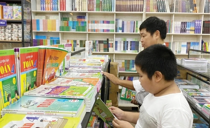 Bộ Chính trị yêu cầu một bộ sách giáo khoa thống nhất trên toàn quốc