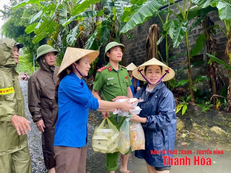 Những suất ăn miễn phí lan tỏa yêu thương của Đoàn thanh niên xã Cẩm Thủy