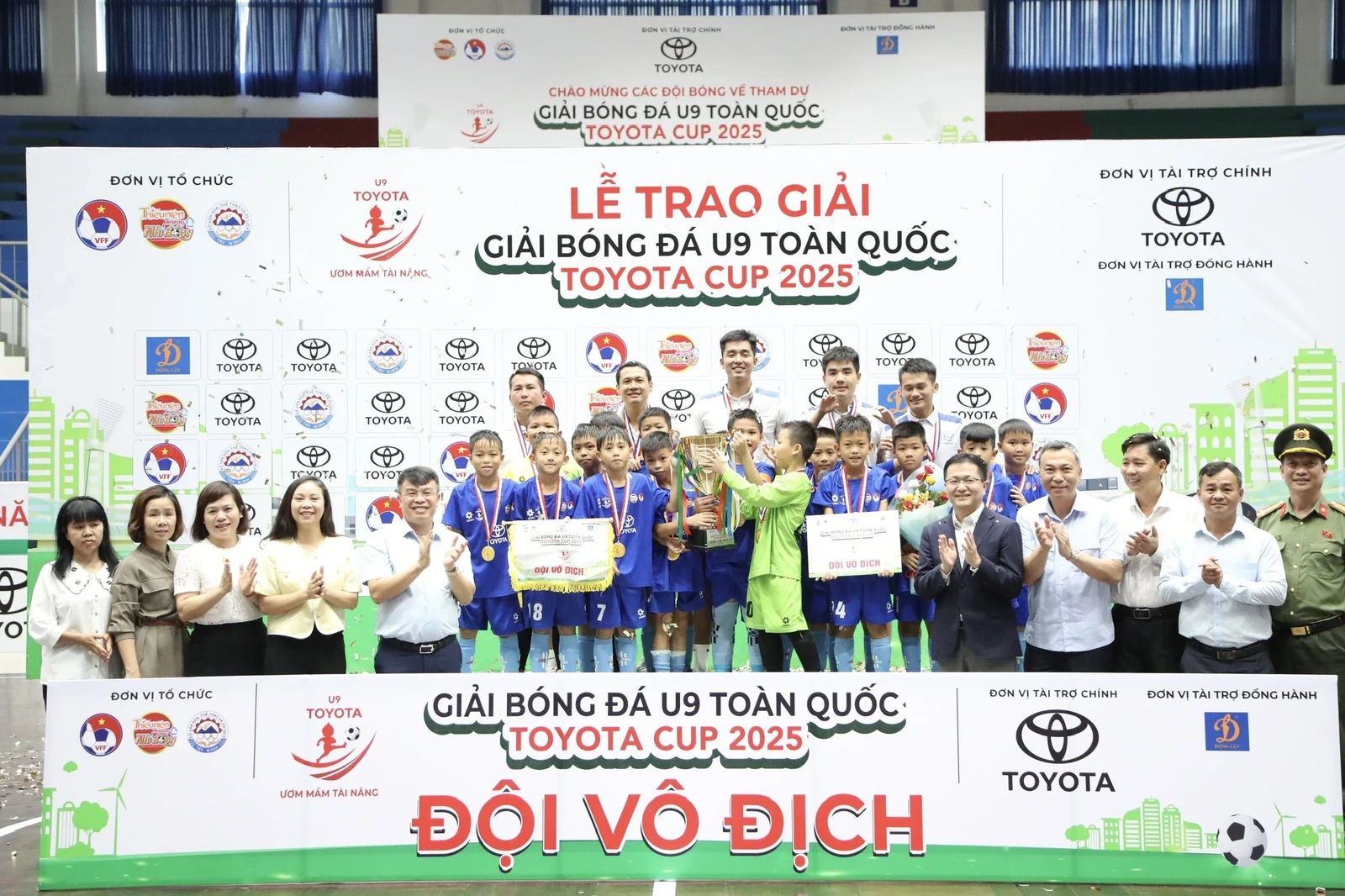 Việt Hùng Thanh Hoá lần đầu tiên vô địch Giải bóng đá U9 toàn quốc