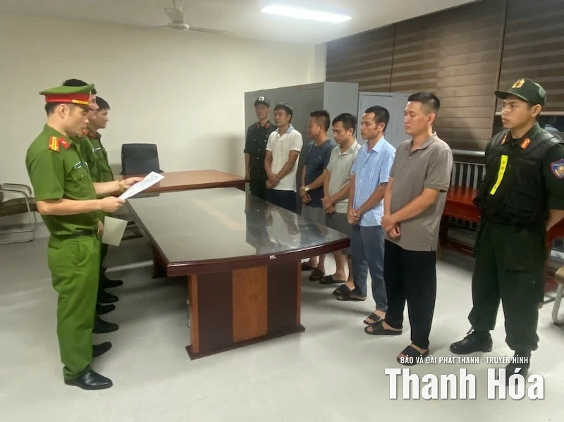 Hối lộ để thông chốt Kiểm lâm, 10 đối tượng bị khởi tố