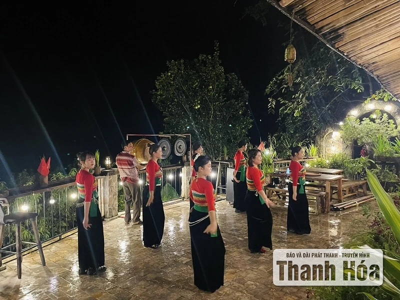 Khu Du lịch sinh thái cộng đồng Pù Luông rộn ràng đón khách