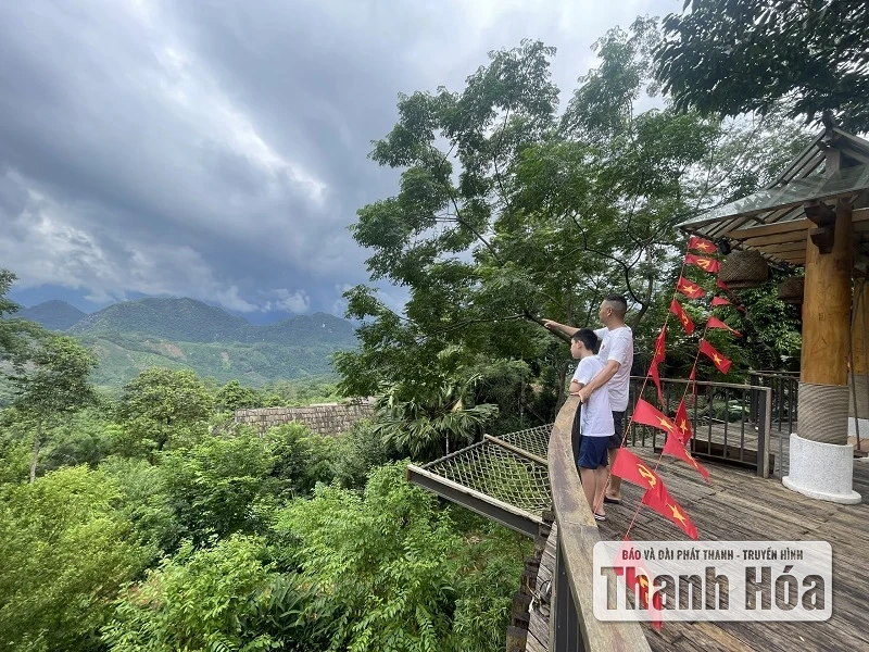 Khu Du lịch sinh thái cộng đồng Pù Luông rộn ràng đón khách