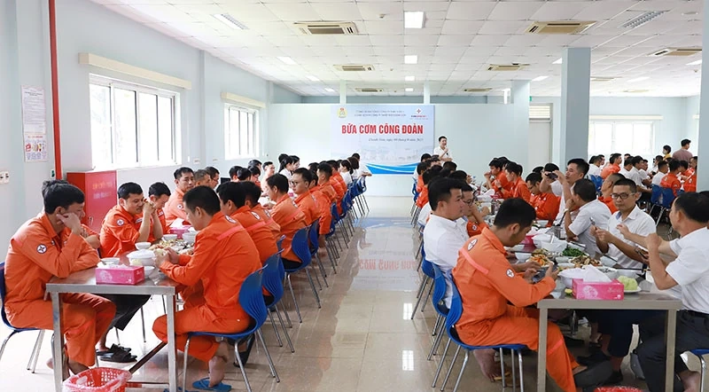 Công ty Nhiệt điện Nghi Sơn: Tổ chức “Bữa cơm Công đoàn”