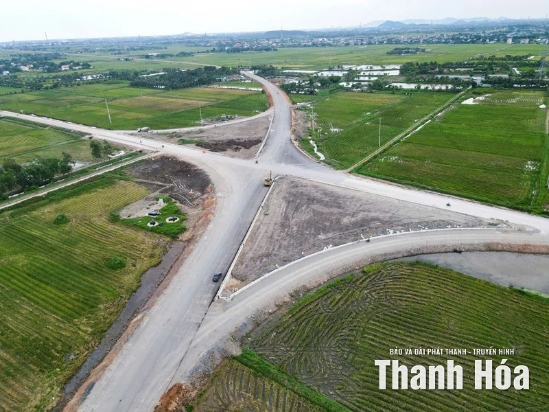 Tháo gỡ khó khăn trong giải phóng mặt bằng các dự án giao thông