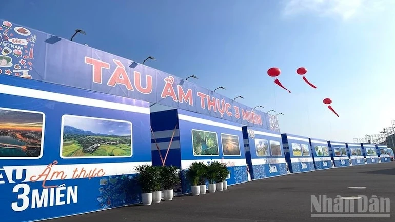 Triển lãm “80 năm hành trình Độc lập-Tự do-Hạnh phúc” kết thúc đón khách lúc 16 giờ chiều nay (15/9)